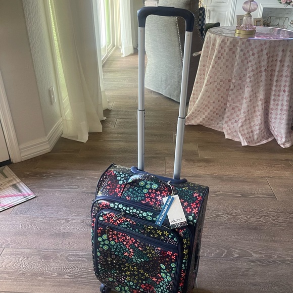 Sakroots Rolling/Carryon 21 in luggage with Telescoping handle - Picture 3 of 6